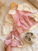 Carregar imagem no visualizador da galeria, Conjunto Princesa Sonho Bordado (Body + Vestidinho + Touquinha)