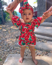 Carregar imagem no visualizador da galeria, Macacão Melancia com Faixinha – Fresquinho e Divertido