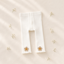 Carregar imagem no visualizador da galeria, Legging com detalhe de flor