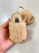 Carregar imagem no visualizador da galeria, Chinelo peluciadinho fufi