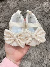 Carregar imagem no visualizador da galeria, Sapatinho Rendado