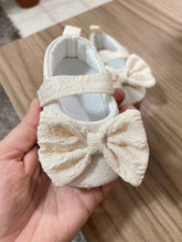 Carregar imagem no visualizador da galeria, Sapatinho Rendado