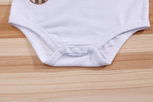 Carregar imagem no visualizador da galeria, Conjunto Body Polo com Ursinho e Jardineira Xadrez