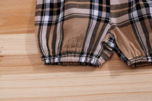 Carregar imagem no visualizador da galeria, Conjunto Body Polo com Ursinho e Jardineira Xadrez