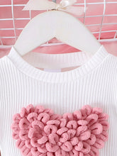 Carregar imagem no visualizador da galeria, Conjunto “Top de Amor” – Saia com Blusinha de Coração