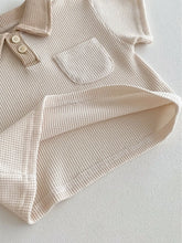 Carregar imagem no visualizador da galeria, Conjunto Infantil Verão – Camisa Listrada com Gola + Shorts de Algodão