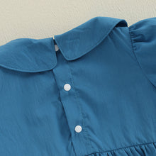 Carregar imagem no visualizador da galeria, Romper Bebê Azul com Bordado de Patinhos e Laços