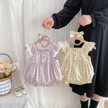 Carregar imagem no visualizador da galeria, Macacão Florzinha com Laço – Algodão Suave