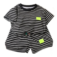 Carregar imagem no visualizador da galeria, Conjunto Infantil Listrado com Shorts – Unissex