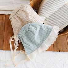 Carregar imagem no visualizador da galeria, Macacão Campestre com Babadinhos e touca