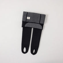 Carregar imagem no visualizador da galeria, Legging quentinha com pézinho