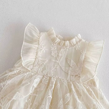 Carregar imagem no visualizador da galeria, Romper Vestido Amélia – Guipir com Babados