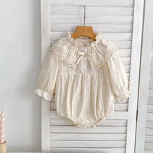Carregar imagem no visualizador da galeria, Body Infantil com Gola em Renda – Manga Longa
