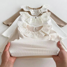 Carregar imagem no visualizador da galeria, Blusa Infantil Gola Rendada Vintage