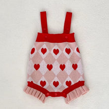 Carregar imagem no visualizador da galeria, Conjunto Infantil Charlotte – Tricô Premium com Corações