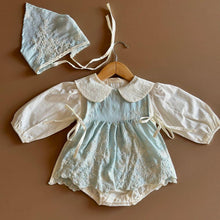 Carregar imagem no visualizador da galeria, Conjunto Princesa Sonho Bordado (Body + Vestidinho + Touquinha)
