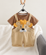 Carregar imagem no visualizador da galeria, Conjunto Infantil Leãozinho – Camiseta + Jardineira 🦁✨
