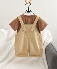 Carregar imagem no visualizador da galeria, Conjunto Infantil Leãozinho – Camiseta + Jardineira 🦁✨
