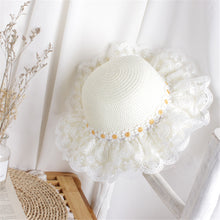Carregar imagem no visualizador da galeria, Chapéu de palha rendado com margaridas

