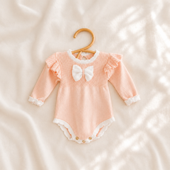 Macacão Princesa com Laço Bordado – Tricot