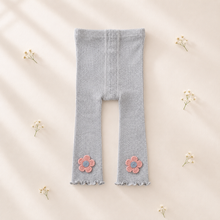 Carregar imagem no visualizador da galeria, Legging com detalhe de flor
