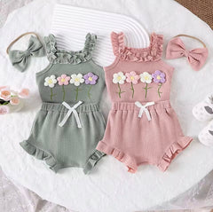Conjunto Verão Bebê – Macacão, Short e Faixa Floral
