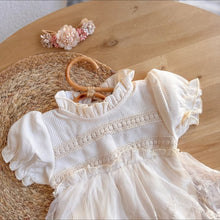 Carregar imagem no visualizador da galeria, Romper Bella manga curta
