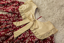 Carregar imagem no visualizador da galeria, Vestido Floral com Gola Laço – Vermelho Encanto 🌸❤️
