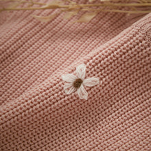 Carregar imagem no visualizador da galeria, Sueter de trico flor
