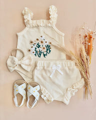 Conjunto Verão Bebê – Macacão, Short e Faixa Floral