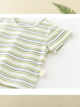 Carregar imagem no visualizador da galeria, Conjunto Bebê Jardineira Dinossauro com Camiseta Listrada
