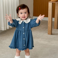 Vestido Infantil Denim com Gola de Renda