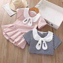 Carregar imagem no visualizador da galeria, Vestidinho Listrado com Gola Marujo ✨
