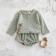 Carregar imagem no visualizador da galeria, Conjunto Infantil Floral Vintage
