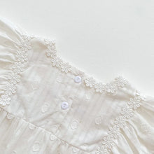 Carregar imagem no visualizador da galeria, Romper Branca
