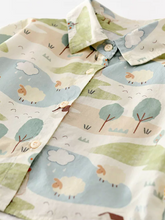 Carregar imagem no visualizador da galeria, Conjunto Jardineira Floresta com Camisa Infantil
