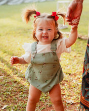 Carregar imagem no visualizador da galeria, Conjunto camiseta suspensorio floral
