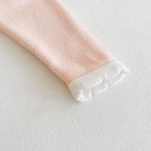 Carregar imagem no visualizador da galeria, Macacão Princesa com Laço Bordado – Tricot
