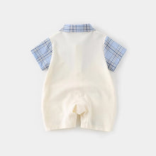 Carregar imagem no visualizador da galeria, Macacão Preppy com Camisa Xadrez e Bordados
