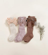 Carregar imagem no visualizador da galeria, Meia 3-4 com laço veludo
