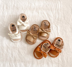 Sandalia courino laço