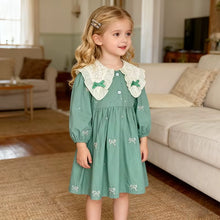 Carregar imagem no visualizador da galeria, Vestido Infantil Bruna – Manga Longa com Gola Bordada
