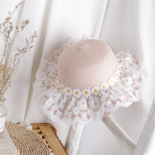 Carregar imagem no visualizador da galeria, Chapéu de palha rendado com margaridas
