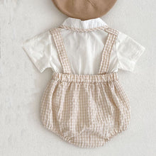 Carregar imagem no visualizador da galeria, Conjunto Camisa com Suspensório e Gravata Borboleta – Estilo Clássico Baby
