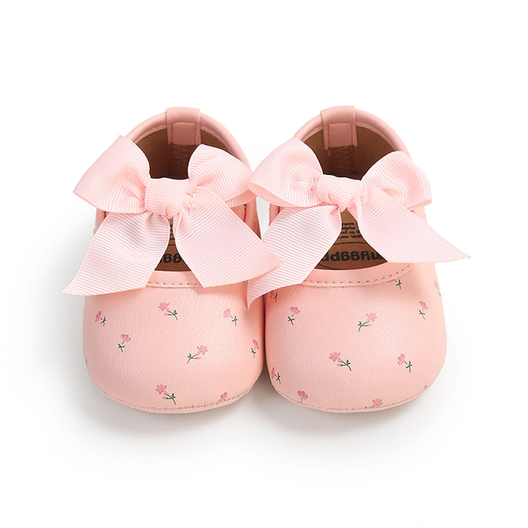 Sapatinho Bebê Laço de Cetim com Estampa Floral 🌸👶✨
