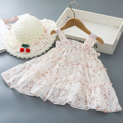 Vestido floral com babados, estampa cerejinha e chapéu combinando 🍒👒