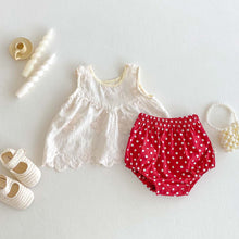 Carregar imagem no visualizador da galeria, Conjunto Íris – Blusinha rendada e shortinho poá
