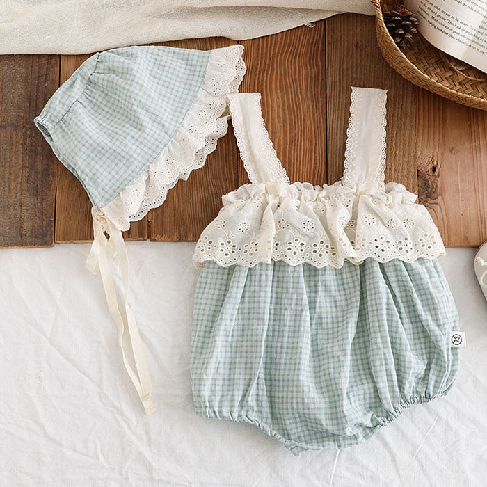 Macacão Campestre com Babadinhos e touca