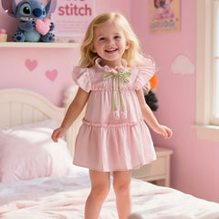 Vestidinho Valentina Rosa com detalhe de laço 🌸