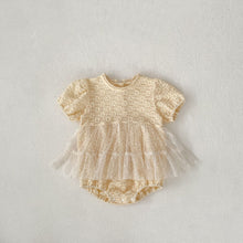 Carregar imagem no visualizador da galeria, Macacão Floral com Tule
